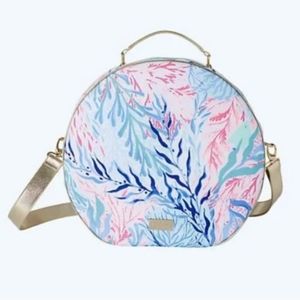 Lilly Pulitzer Perfect condition Kaleidoscope Coral Round Luggage Bag